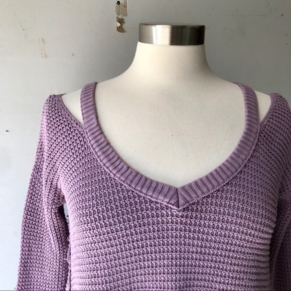 Free People Strappy Loose Oversized Raw Hem Sweater Sz XS Lavender Cold Shoulder - Picture 6 of 9